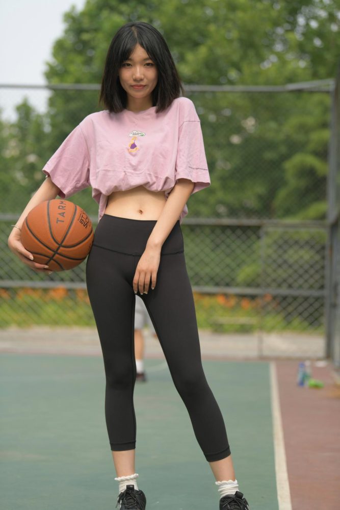 图片[4]-穿瑜伽裤打篮球的大三女孩J2198 463P1V-18.6GB-嘿次元