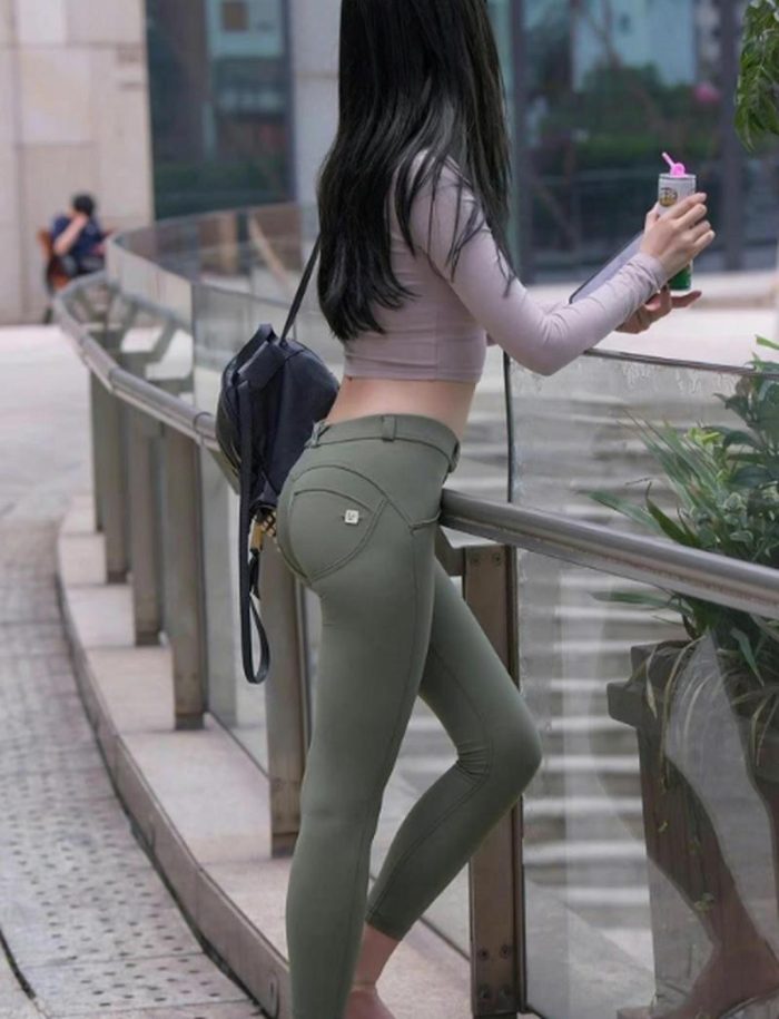 紧身牛仔裤身材很好的女人 J2060 529P1V-20.3GB-嘿次元