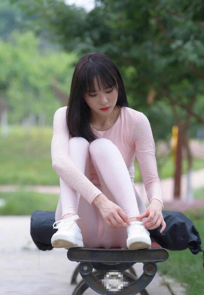 图片[4]-粉粉的瑜伽裤女孩太可爱了 J2090 854P1V-30.4GB-嘿次元