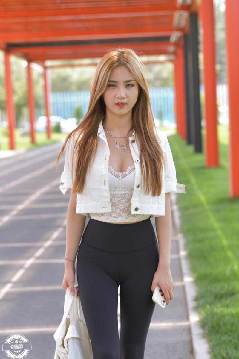 图片[1]-眼神里都是温柔的瑜伽裤女孩J2811 601P-13.3GB-嘿次元