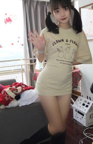 图片[9]-网格丝袜的清纯双马尾小姑娘-嘿次元