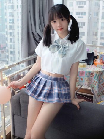 图片[7]-网格丝袜的清纯双马尾小姑娘-嘿次元