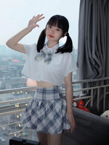 图片[6]-网格丝袜的清纯双马尾小姑娘-嘿次元